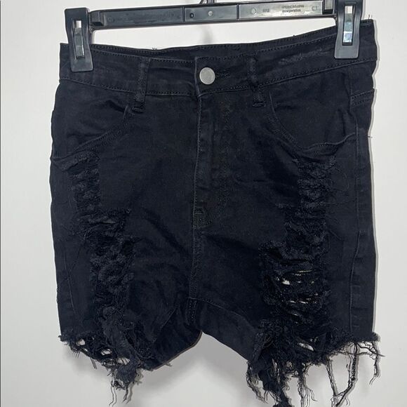 Edgy Black Jean Shorts with Distressed Details - Picture 1 of 8